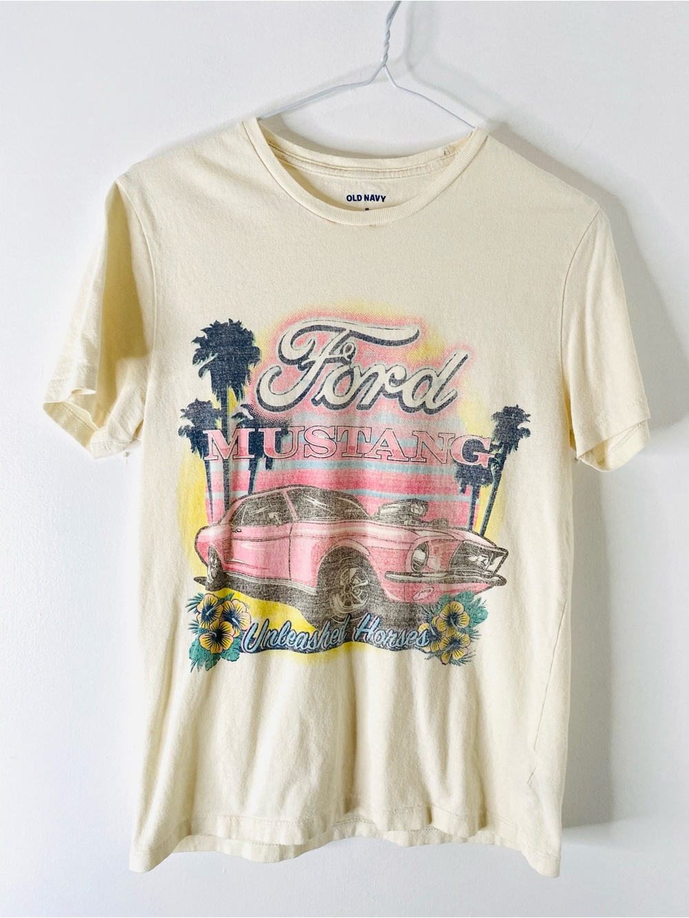 Old Navy Ford Mustang Graphic Tee Vintage Car Palm Trees Cotton